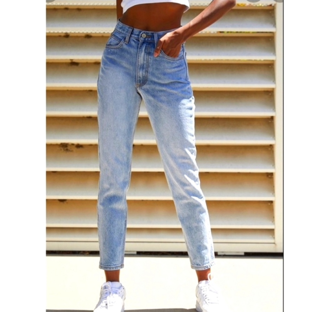 PacSun John Galt High Rise Crop Mom Jean 27 Light Wash
